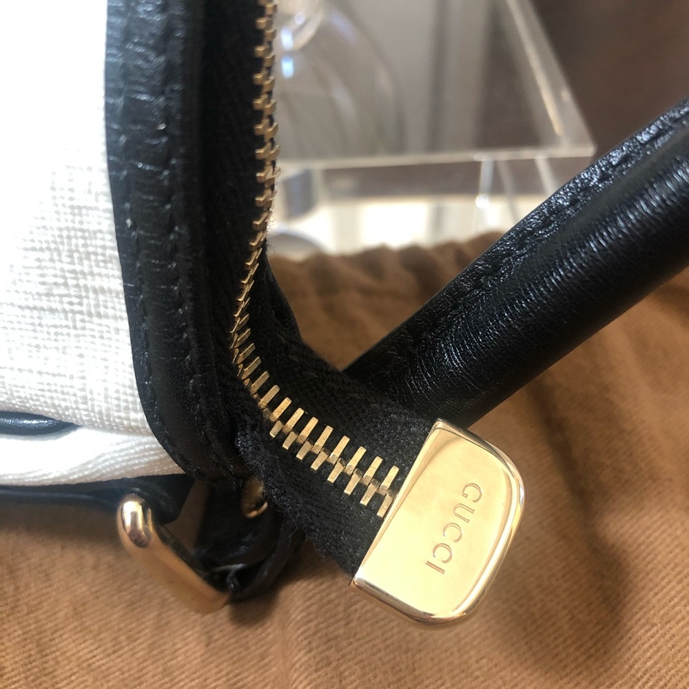 ❌SOLD❌Gucci supreme GG coated canvas shoulder bag - Picture 6 of 9
